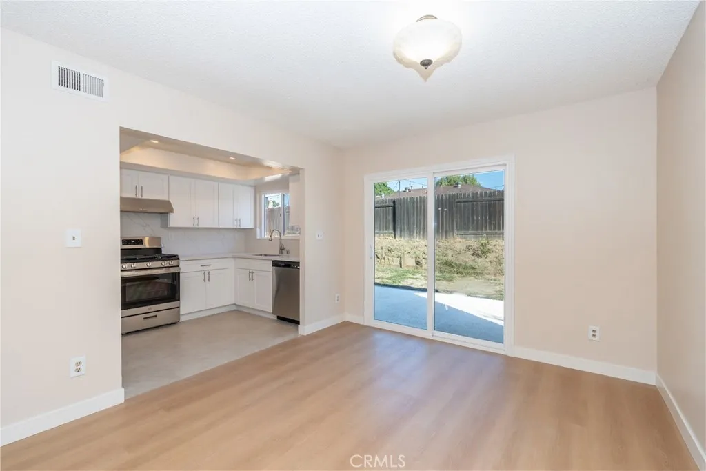 1557 E Cherry Hill, Ontario, California 91761 home-pic-5